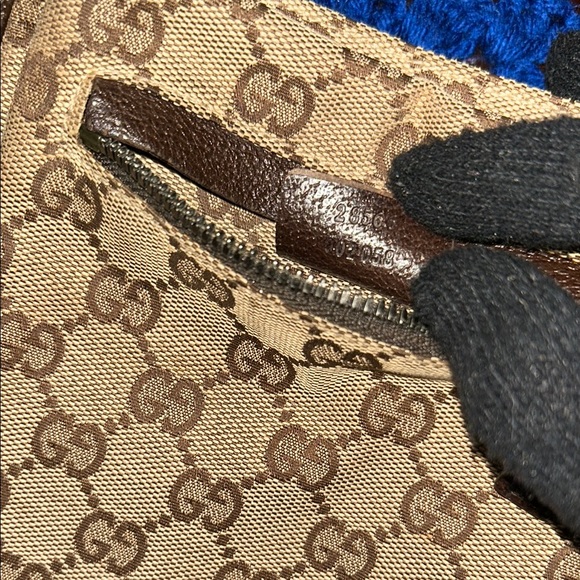 Gucci GG Canvas Belt Bag - Picture 10 of 17